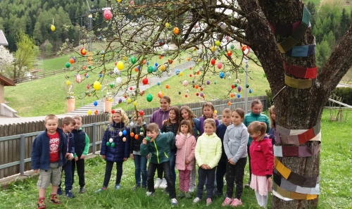 Aktion Osterbaum mit Kinder